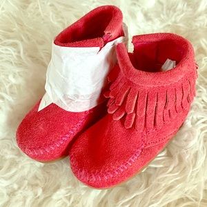 Minnetonka Moccasins Baby Girl Fringe Boots NWT